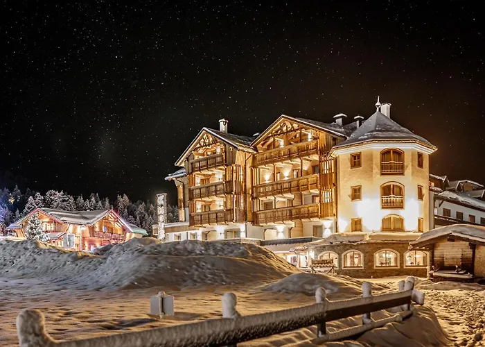 Hotel mit Pool: Hotel Kornock