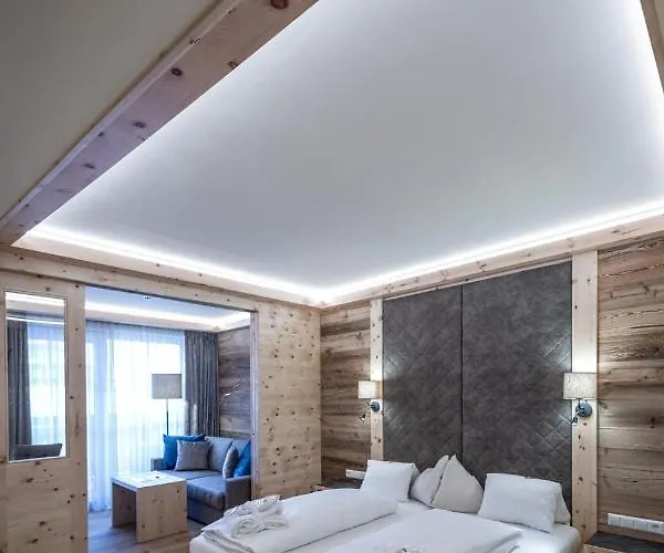 Hotel mit Pool: Hotel Kornock