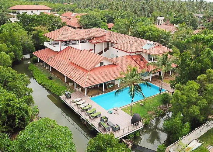 Villa Hundira