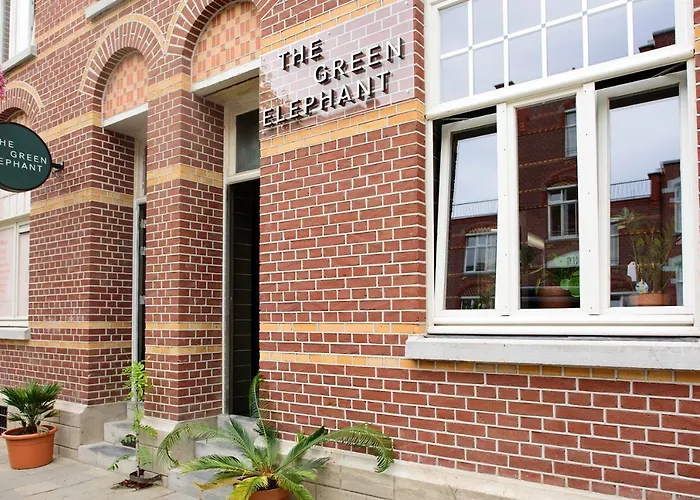 The Green Elephant Hostel&Spa