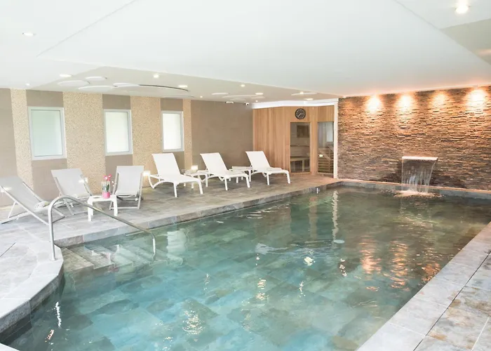 Château Belmont Tours by The Crest Collection