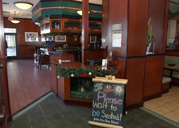 Holiday Inn Hotel & Suites Owatonna