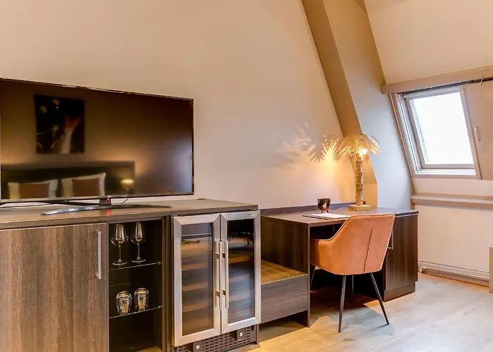 Brasss Hotel Suites